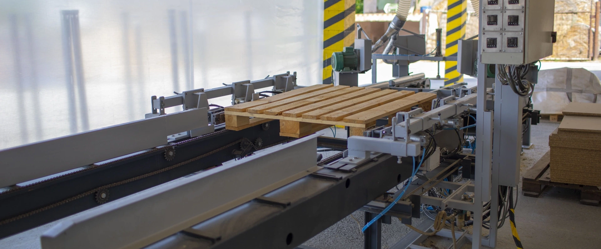 MIRITRADE Veľké Ripňany Slowakei | Herstellung von standardisierten und atypischen Holzpaletten